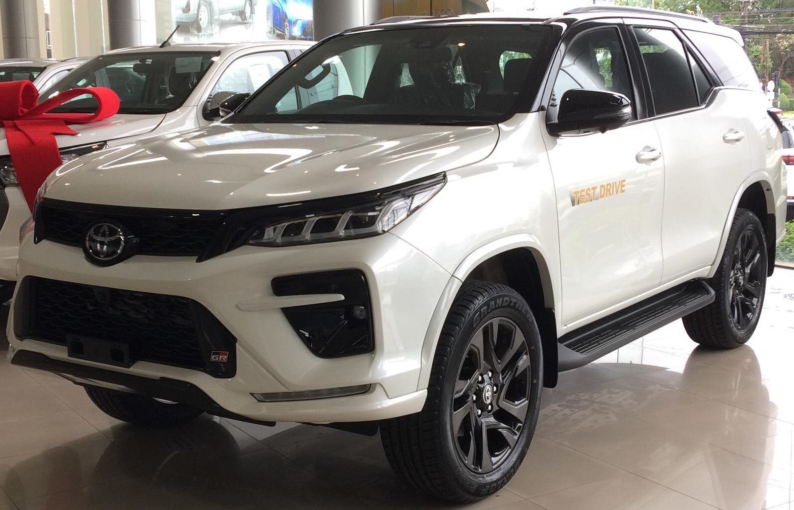 Toyota Fortuner GR Sport